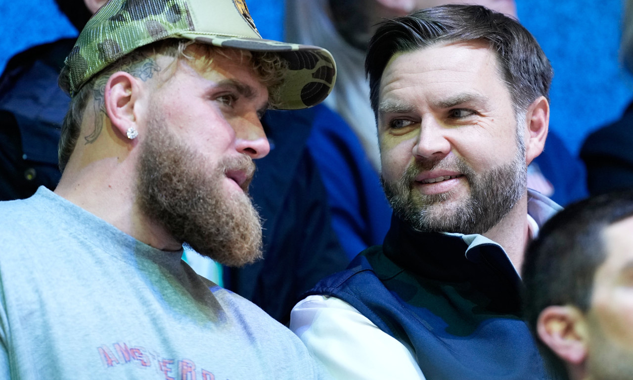 I ON JE STIGAO U MILANO: Vens i Džejk Pol gledali utakmicu ženske hokejaške reprezentacije SAD na ZOI