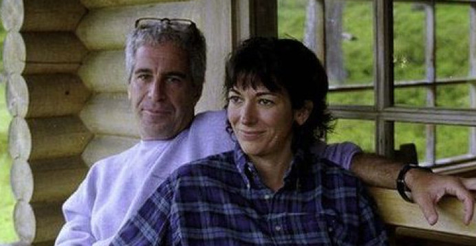 EPSTAJN JE BIO SAMO PINOKIO, ONA JE VUKLA KONCE! Jezivo pismo porodice žrtve o „čudovištu“ Gislejn Maksvel: „Bila je Đepeto u sistemu silovanja dece!“