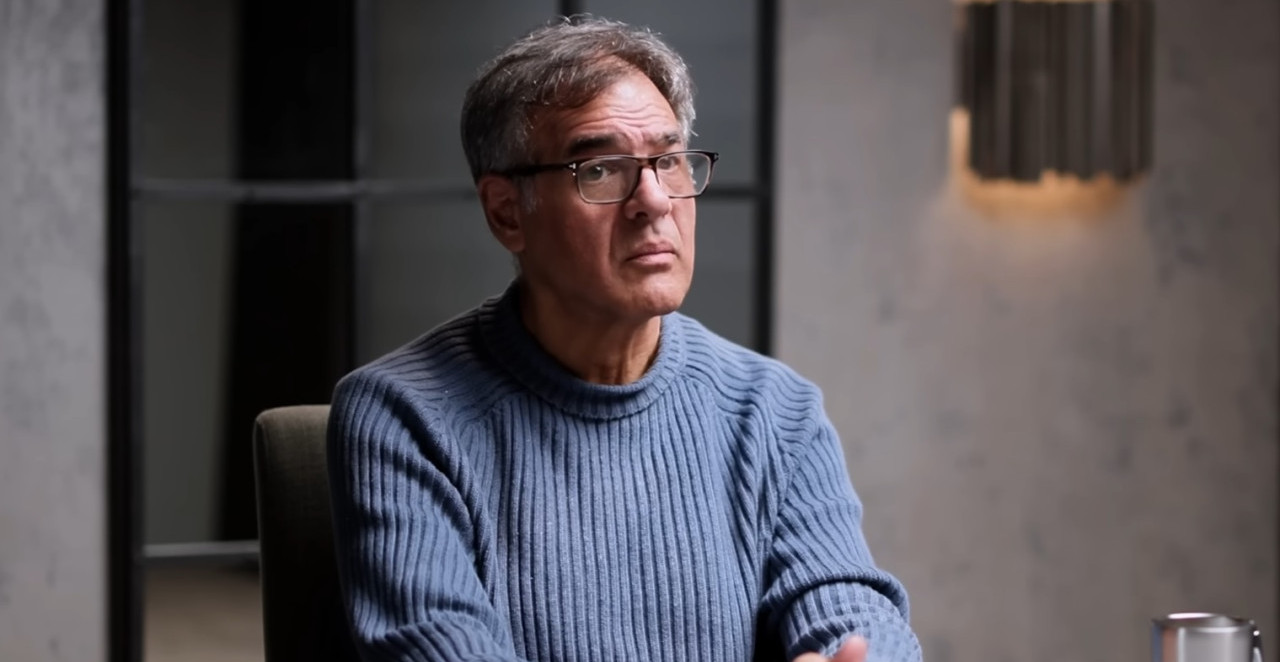 "PRISLUŠKUJEMO I PREKO TV-A" Šokantno priznanje bivšeg agenta CIA, "Mogu da ubiju čoveka..."(VIDEO)