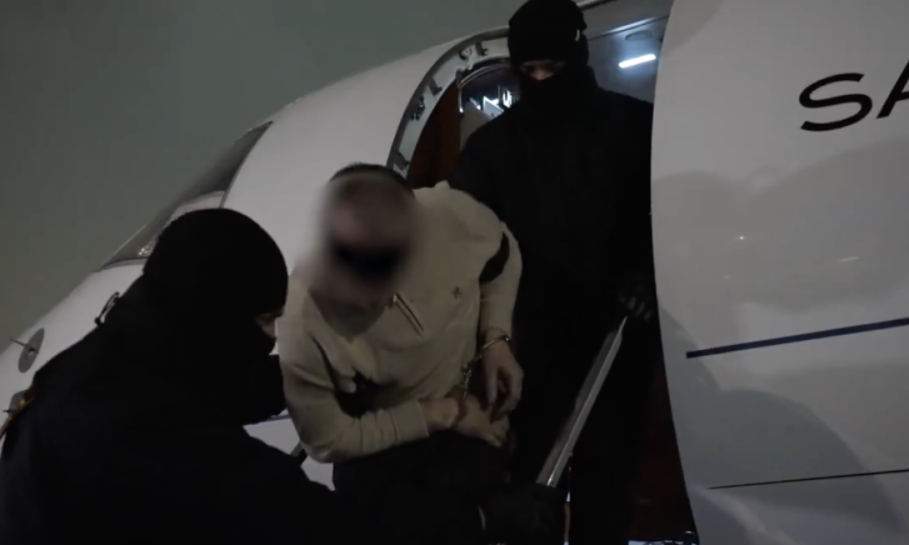 PRVI SNIMAK ATENTATORA NA ALEKSEJEVA Ljubomir Korba opkoljen maskiranim specijalcima, pogledajte kako izgleda (VIDEO)