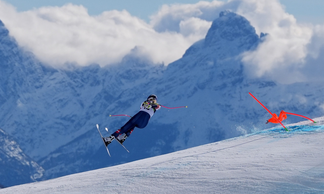 LINDZI VON HITNO OPERISANA! Oglasili se njeni lekari nakon operativnog zahvata!