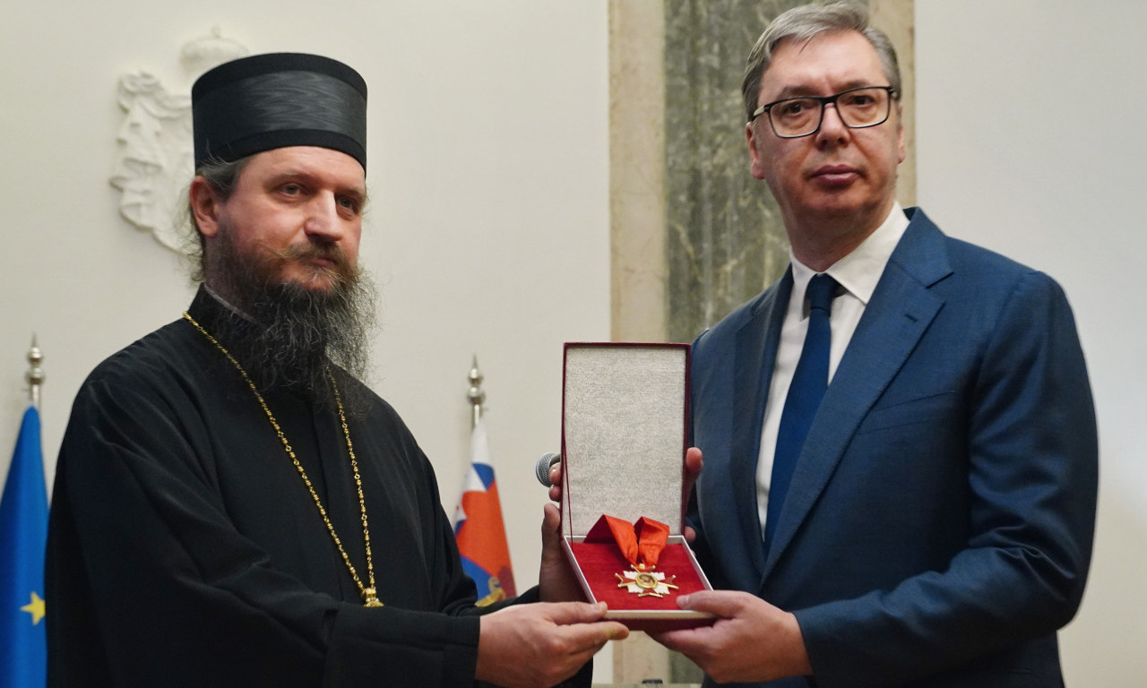 EPISKOP SERGIJE: Aleksandar Vučić biće trajno upisan zlatnim slovima u krajišku istoriju (VIDEO)