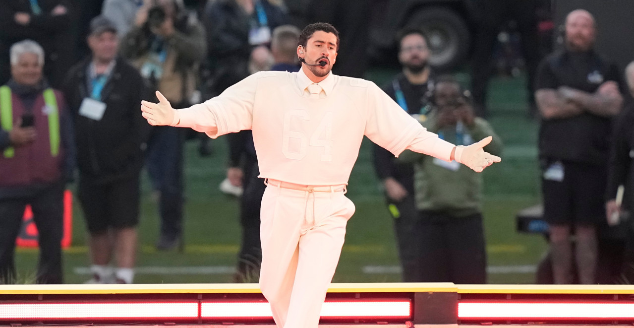 BED BANI RAZVALIO NA SUPERBOULU, ALI KO JE DETE PORED NJEGA? Da li je dečaka (5) hapsio ICE? Svet u šoku (VIDEO)