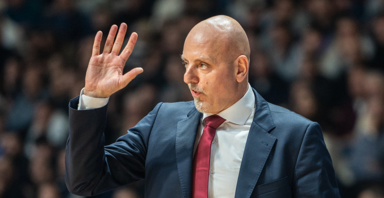 OBRADOVIĆ POSLE POBEDE U PODGORICI: „Ja se raspadam, a mogu da mislim kako je igračima!“ (FOTO+VIDEO)