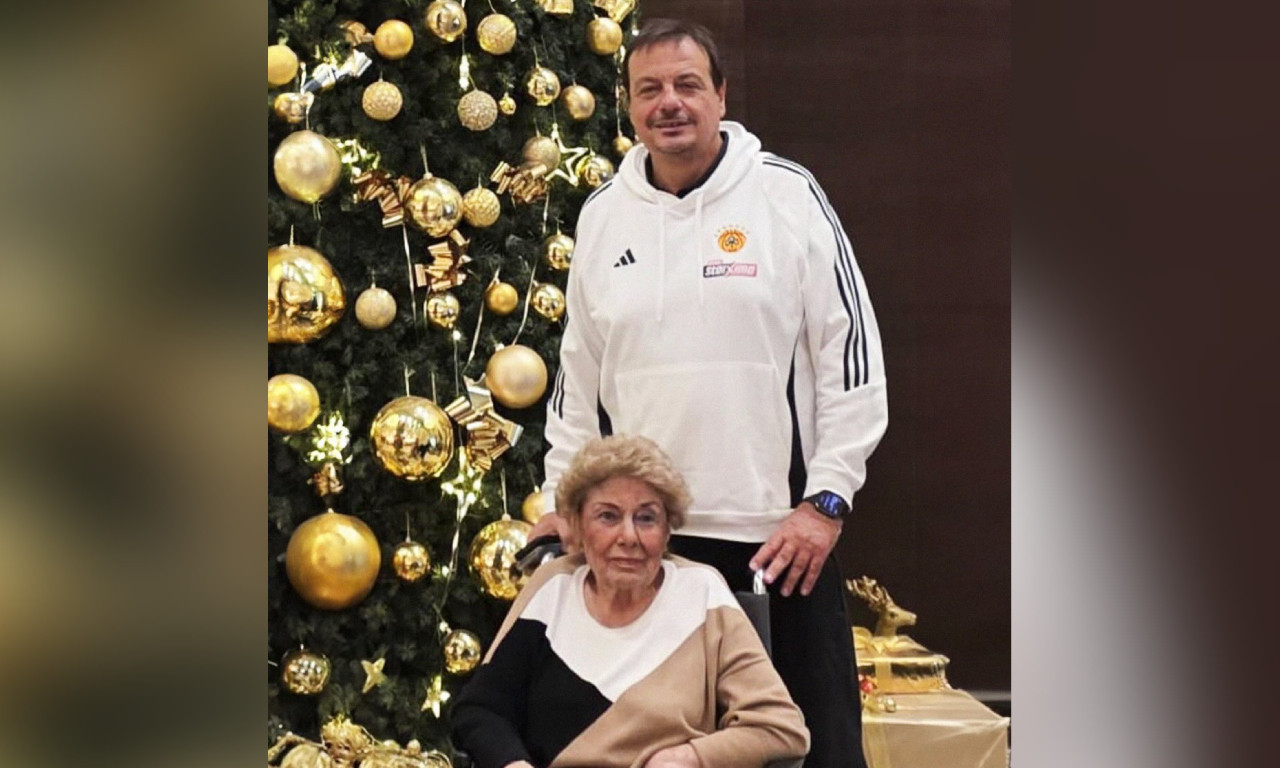 ATAMAN U SUZAMA NAKON SMRTI MAJKE: "Prva si slala poruku posle svake utakmice, mesto ti je u raju..." (FOTO)