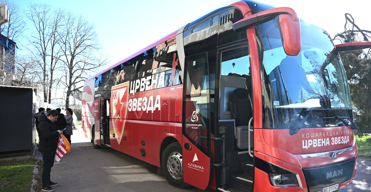 OVO JE ZVEZDIN AUTOBUS O KOM JE PRIČAO MIŠKO RAŽNATOVIĆ! Luks na točkovima – evo kako izgleda moćna mašina crveno-belih (FOTO)