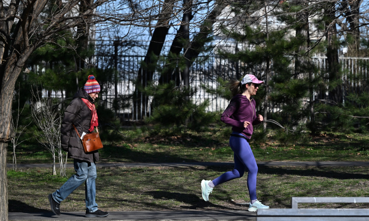 JUTRA I DALJE HLADNA, NE ODLAŽITE JAKNE Poslednjeg februarskog dana sunčano i toplo