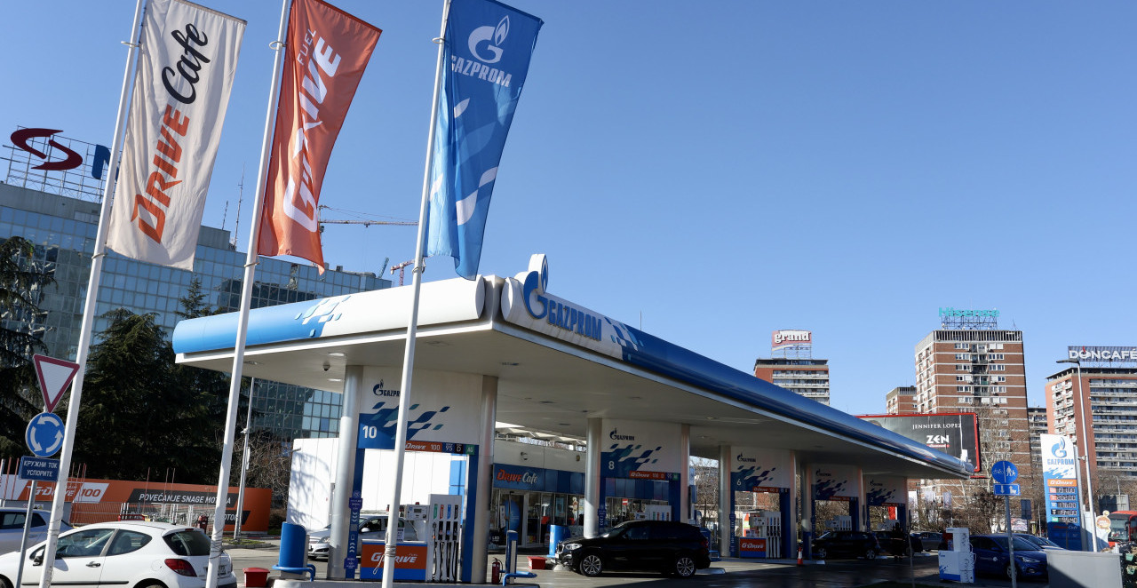 NAJAVLJUJE SE VELIKO POSKUPLJENJE GORIVA NA PUMPAMA! Rat na Bliskom istoku preti svetskom krizom, osetiće se i u Srbiji