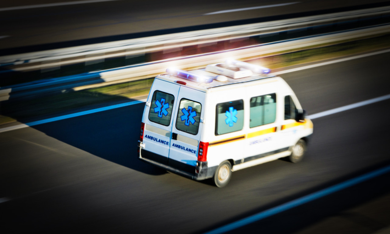 MAJKA U TEŠKOM STANJU, A EVO KAKO SU OTAC I BEBA! Porodicu izvlačili iz provalije duboke 30 metara, jeza kod Nikšića