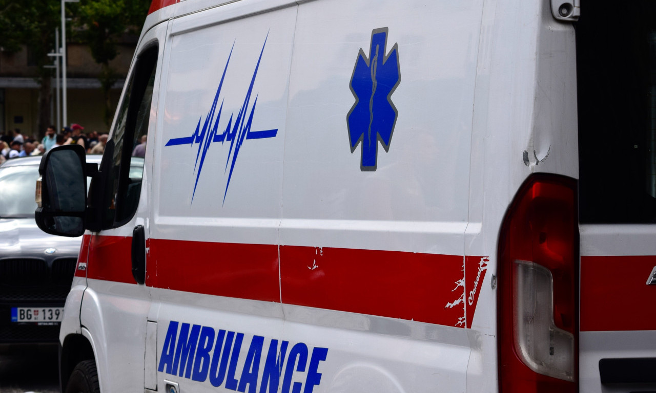 HOROR NA BEŽANIJSKOJ KOSI: Tela brata i sestre pronađena u stanu! Policija i Hitna pomoć na licu mesta!
