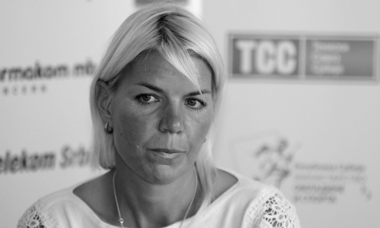 TRAGEDIJA! POGINULA TATJANA JEČMENICA, SUPRUG TEŠKO POVREĐEN Detalji stravičnog sudara šlepera i terenca kod Beograda