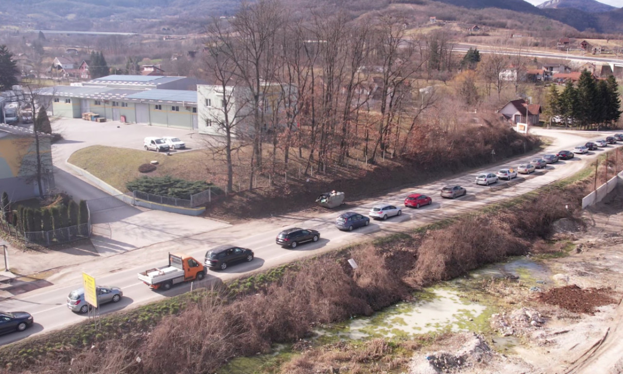 KOLAPS NA PUTU KA ZLATIBORU: Nepregledna kolona vozila, vozači očajni (FOTO)