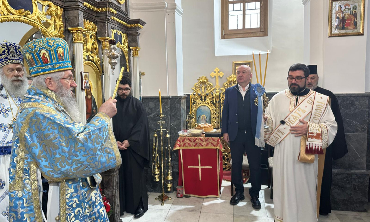 ORAŠAC - POČETAK NAŠEG PREOBRAŽENJA I SPASENJA Pogledajte kako je liturgijom obeležen Dan državnosti Srbije (FOTO)