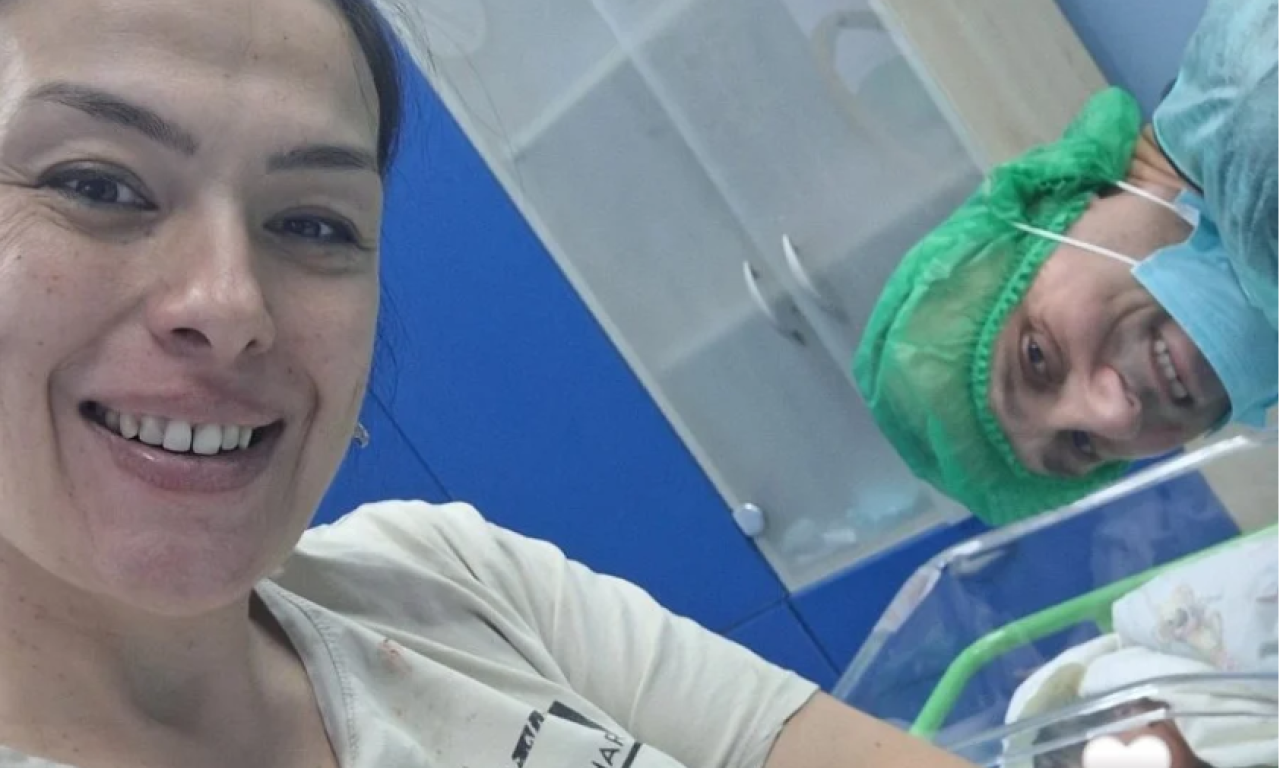 PORODILA SE U AUTOMOBILU U POKRETU! "Glava bebe je već bila napolju" - Sanja je uradila nešto nestvarno (FOTO)
