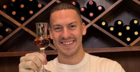 PEPEO OD 500.000 EVRA: Baki Prasetu zapalili Brabus, on slavi: "Nazdravljamo prvim zapaljenim kolima!" (FOTO)