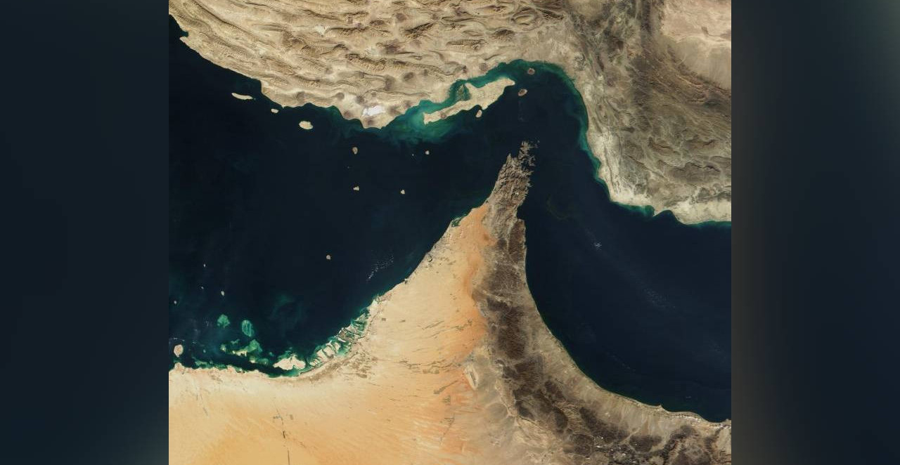 IRAN PONOVO ZATVORIO ORMUSKI MOREUZ! Oko 800 brodova zarobljeno, a sve zbog ovoga
