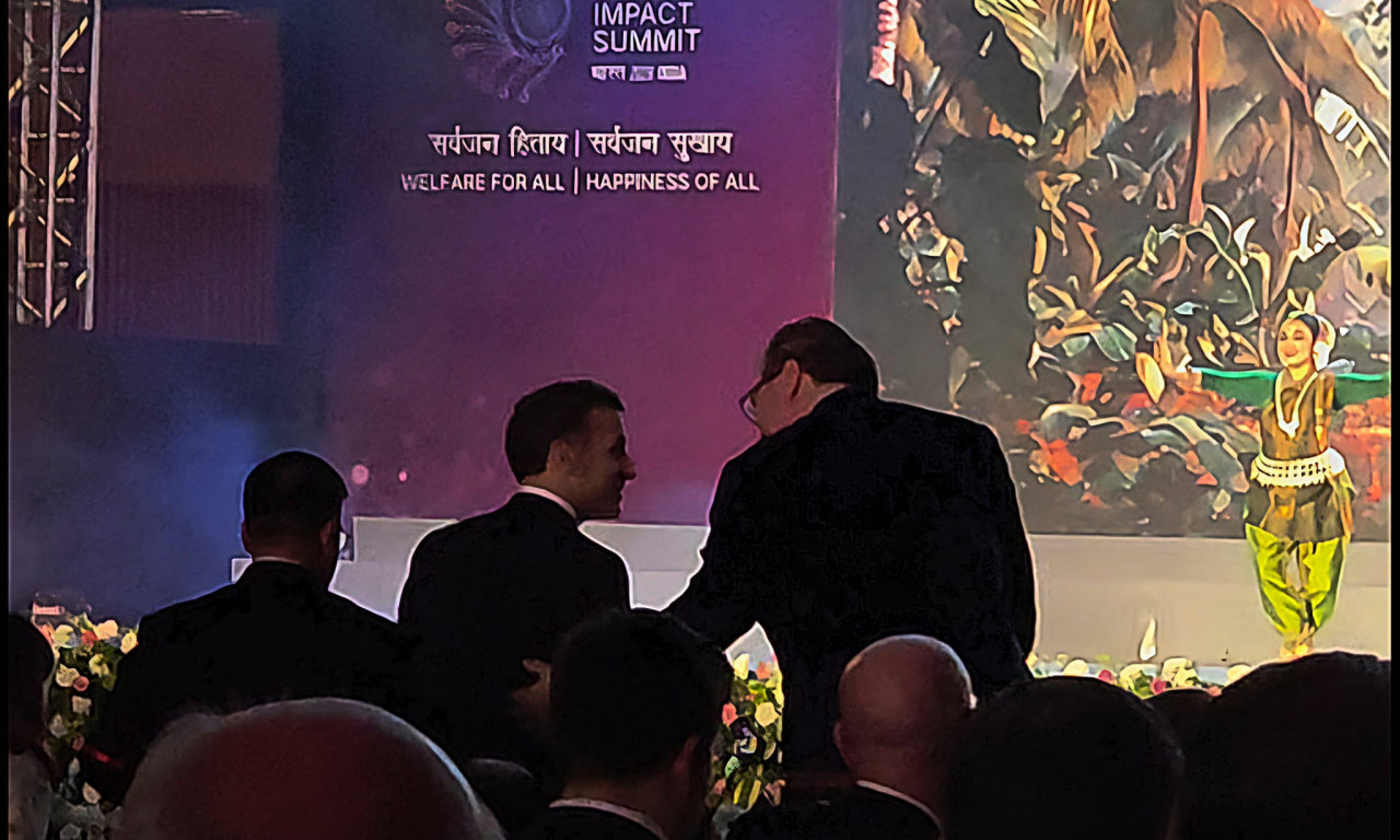 VUČIĆ SEDI PORED MAKRONA NA VEČERI KOJU MODI ORGANIZUJE: "Pravi trenutak da razgovaramo o novim tehnologijama" (VIDEO)