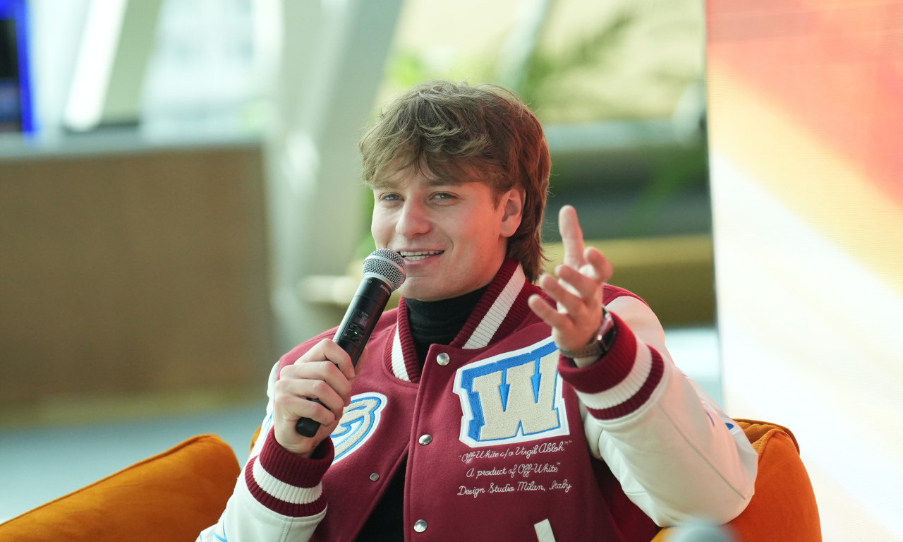 JELENA KARLEUŠA OPLELA PO JAKOVU JOZINOVIĆU Ovako joj on odgovara (VIDEO)