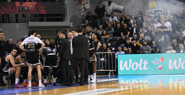 PREKINUTO POLUFINALE KUPA RADIVOJA KORAĆA IZMEĐU PARTIZANA I MEGE Haos u Čairu, evo šta se dešava (FOTO)