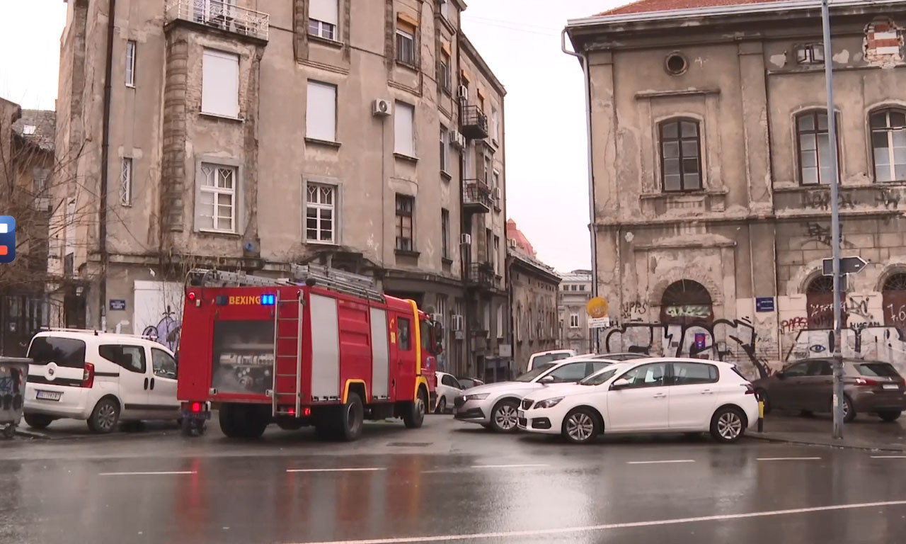 POGLEDAJTE SNIMAK POŽARA U BEOGRADU! Vatrogasci se izborili sa vatrom u potkrovlju, evo da li ima povređenih (VIDEO)