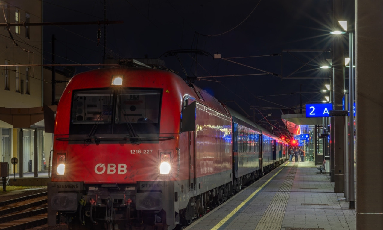"BILA JE NA 3 METRA!" Potresne reči mašinovođe posle smrti mlade žene - otkrio detalje nesreće koja je potresla Rakovicu