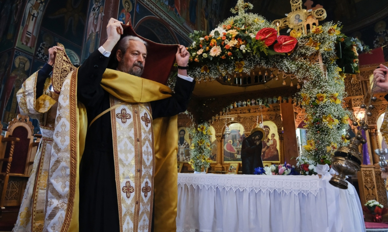 DANAS SU BELE POKLADE Dan kada se opraštaju uvrede i zaboravljaju svađe, početak duhovne pripreme za Veliki post
