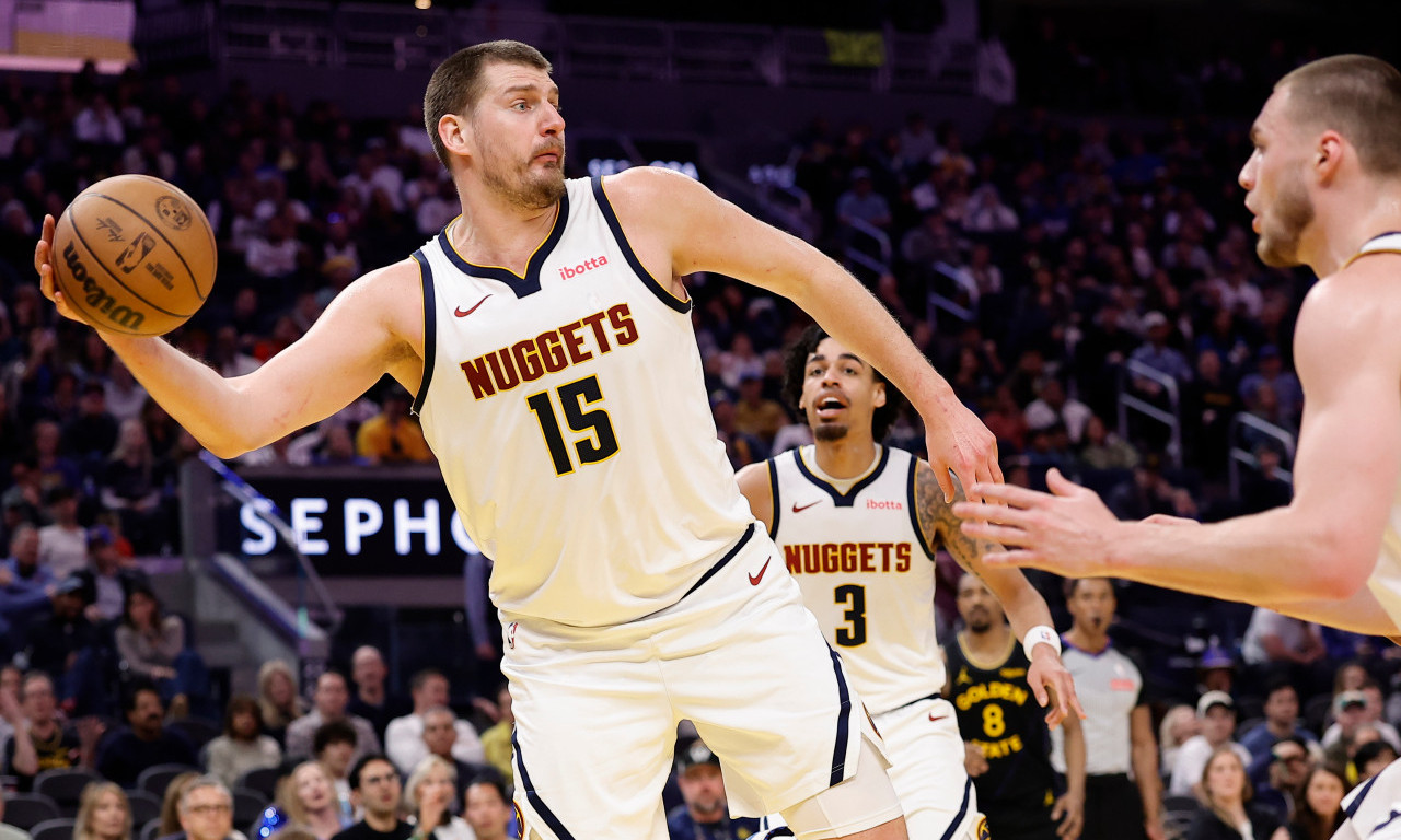 NIKOLA JOKIĆ I LUDAČKI REKORD KOJI JE BACIO SENKU NA PORAZ DENVERA Pogledajte šta je sve Srbin uradio za noć (VIDEO)