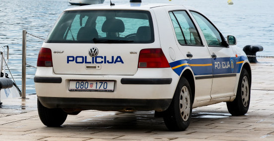 PREVRNUO SE ČAMAC NA UNI! Migrant poginuo, švercer preživeo - traje velika potraga za nestalima