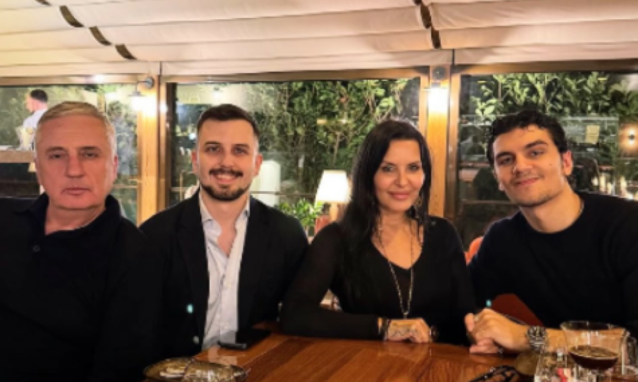 ELENA KARAMAN I ANDRIJA DRAŠKOVIĆ PONOVO ZAJEDNO: Sreća posle mnogo godina - Razlog je njihov sin Matija! (FOTO)
