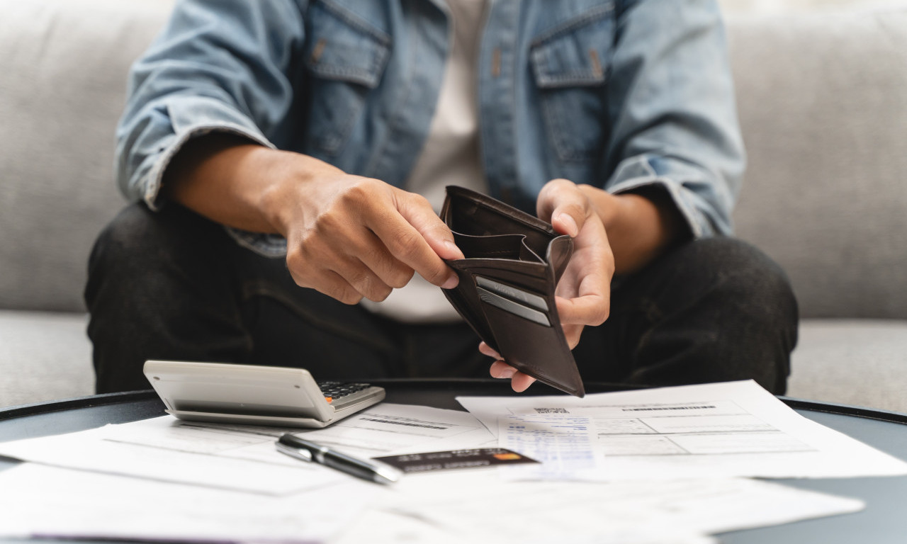 PITALI SMO CHATGPT KAKO DA POKRENEMO BIZNIS SA 0 DINARA? Ovo je odgovor veštačke inteligencije