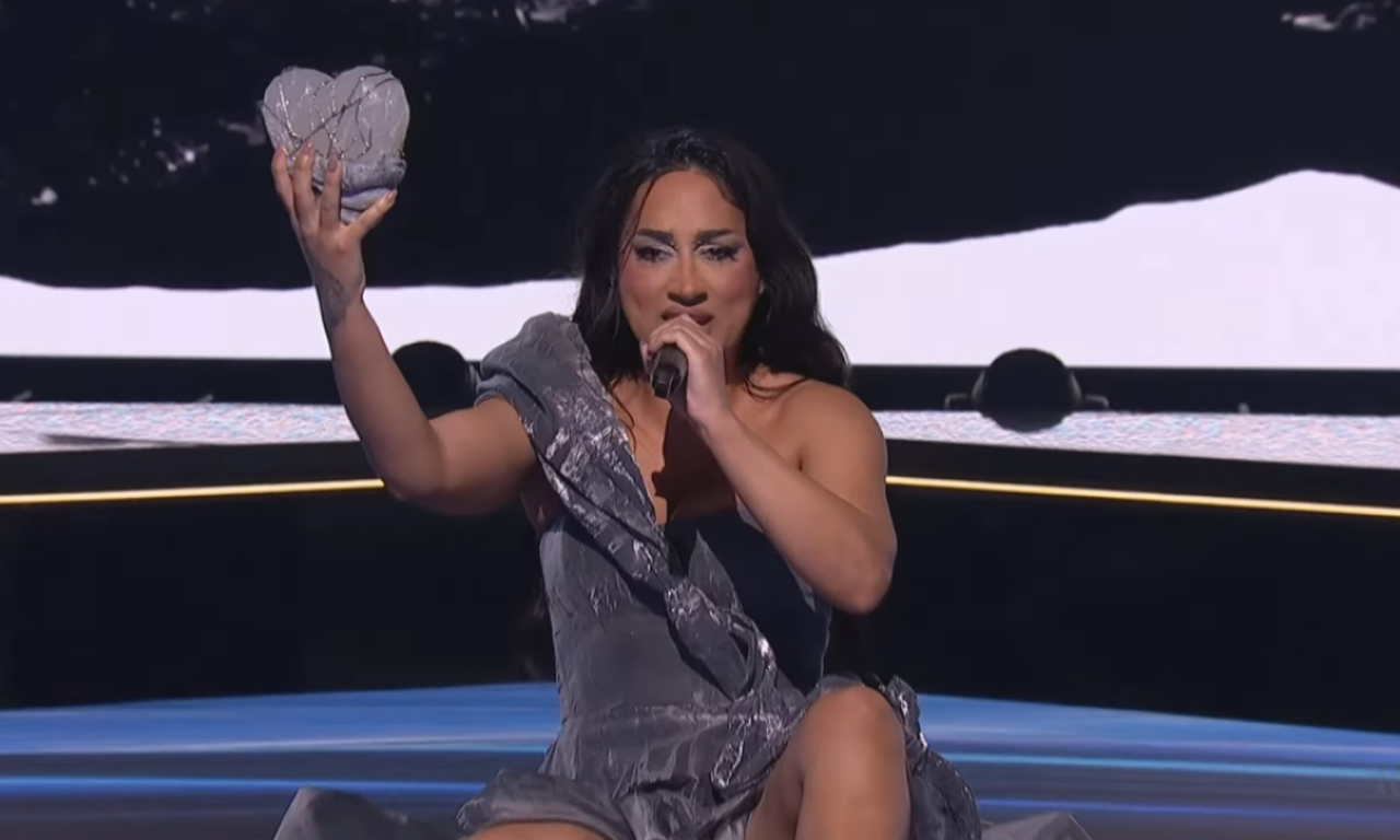 KO JE ČOVEK KOJI JE POKVARIO ZEJNIN NASTUP? Dok je favoritkinja lila suze i letela, on je postao zvezda večeri – kamere zabeležile ogroman propust!