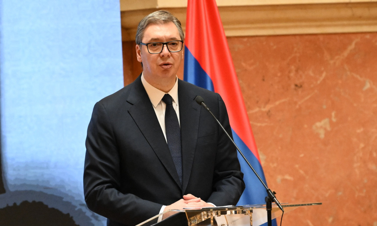 VUČIĆ O TRANSPARENTU U NIŠU: "Biti raspet na krst, od najgorih u Srbiji, ponos i podstrek za još snažniju borbu" (VIDEO)