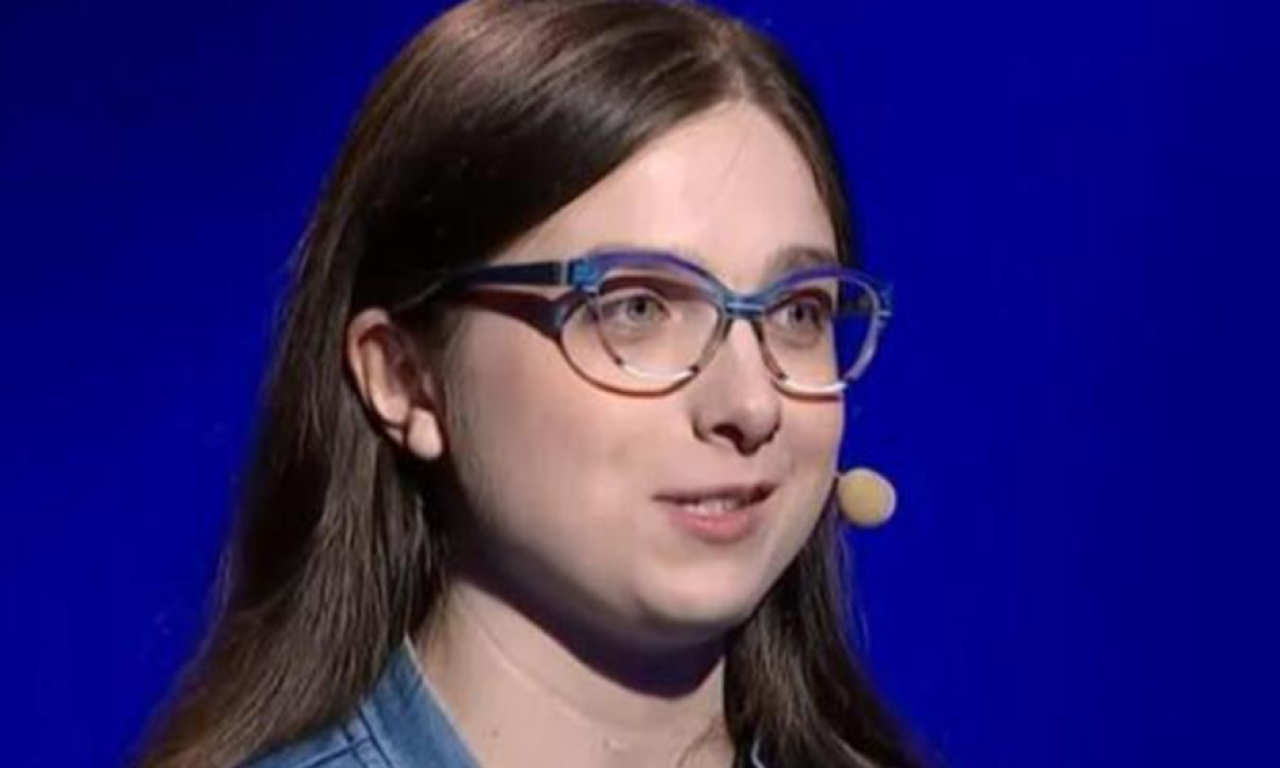 "SRAM VAS BILO" Zbog onoga što se desilo u kvizu "Potera" je besna cela Srbija, Tara ima samo 18 godina! (VIDEO)