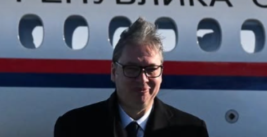 U ČAST ALEKSANDRA VUČIĆA Predsednik dočekan uz sve počasti, Astana okićena trobojkama (FOTO)