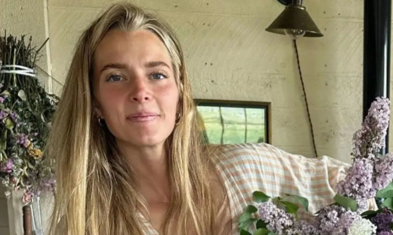 BALERINA SA FARME ČEKA DEVETO DETE: Ko je Hana Nilman, žena koju prati preko 10 miliona ljudi? (FOTO)