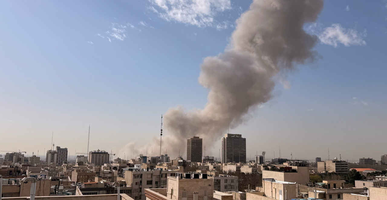 IZRAEL NAPAO IRAN! Teheran se guši u dimu - prizor govori više od 1000 reči (FOTO+VIDEO)