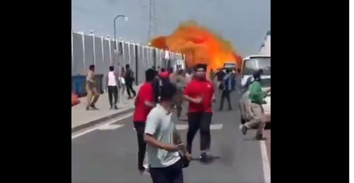 POGLEDAJTE TRENUTAK KADA PROJEKTIL PADA NA ULICU! Dramatične scene iz Dohe, ljudi beže i vrište (VIDEO)