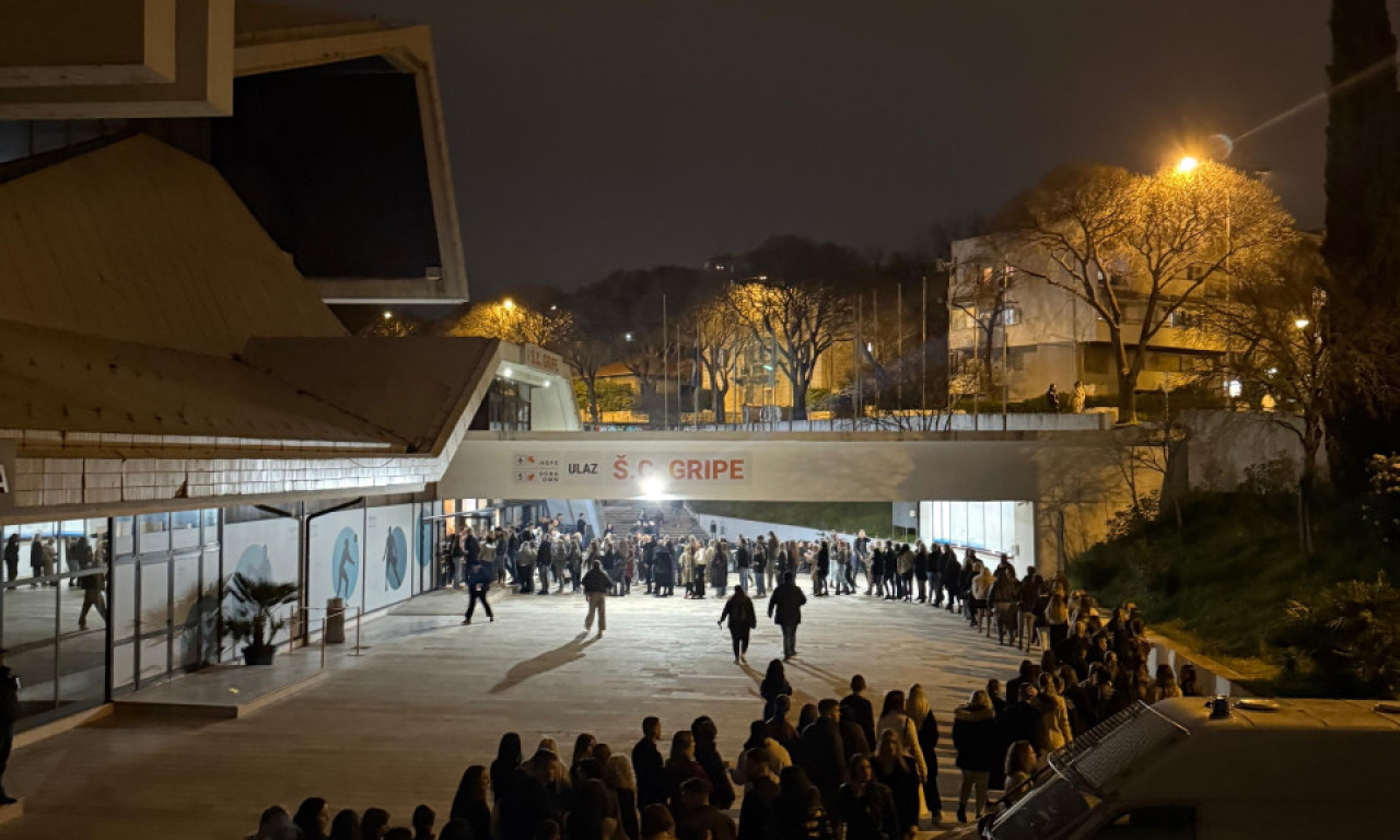 OVO SE NE VIĐA ČESTO! Opsadno stanje u Splitu zbog našeg pevača – policija blokirala prilaze hali, sve je spremno za spektakl! (FOTO+VIDEO)