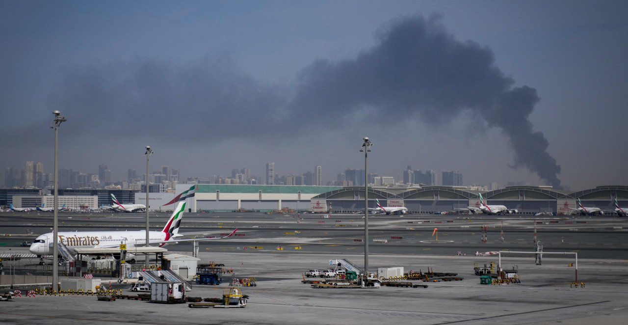 DUBAI I ABU DABI GORE OD NAPADA! Ima mrtvih i ranjenih u udarima na aerodrome - prizori lede krv (FOTO+VIDEO)