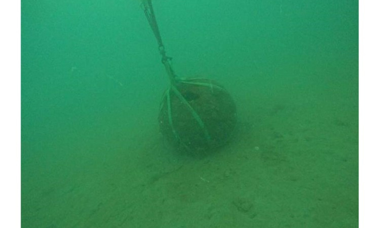 RONIOCI PRONAŠLI SMRTONOSNU GRDOSIJU U JADRANU: Težila je pola tone, morali su da je unište odmah! (FOTO+VIDEO)