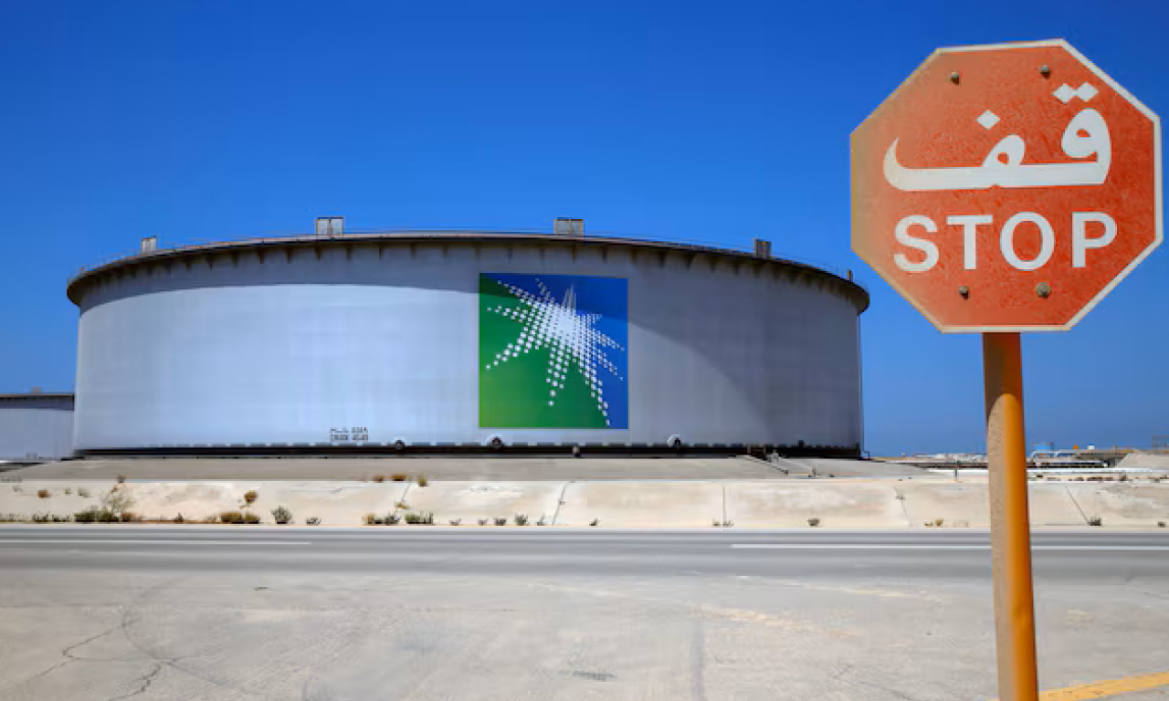 GORI NAJVEĆA RAFINERIJA NA SVETU: Dronovi paralisali saudijski Aramco, preti li nam porast cena nafte? (VIDEO)