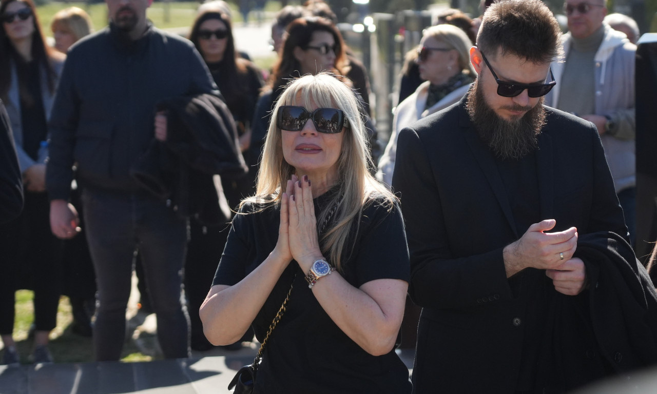 GODIŠNJI POMEN SAŠI POPOVIĆU Pogledajte ko je sve došao da mu da počast (VIDEO)