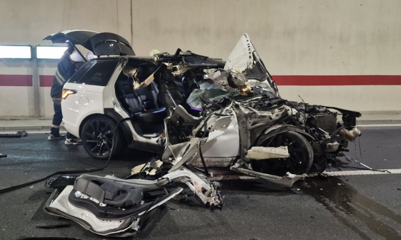 TEŠKA NEZGODA U TUNELU Uznemirujuće slike sa auto-puta Miloš Veliki, vozač izgubio kontrolu, džip potpuno smrskan (FOTO)