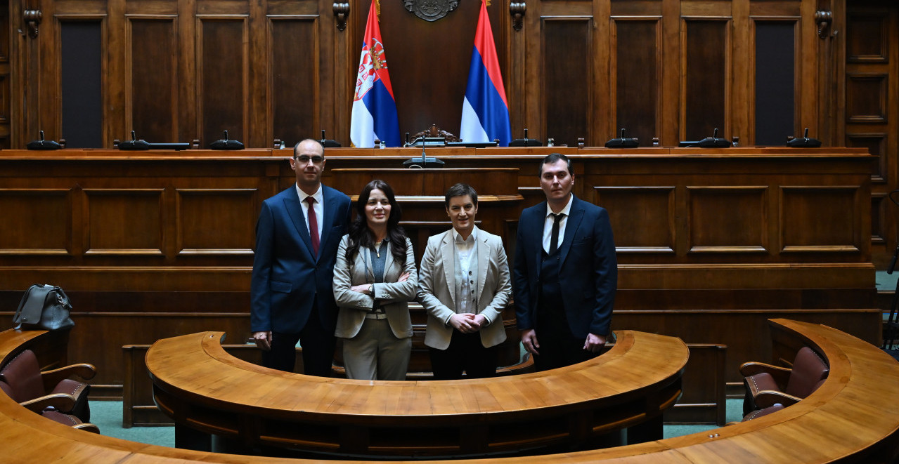 SLUŽIĆE SAMO ISTINI I PRAVDI Nove sudije položile zakletvu u Skupštini Srbije (FOTO)