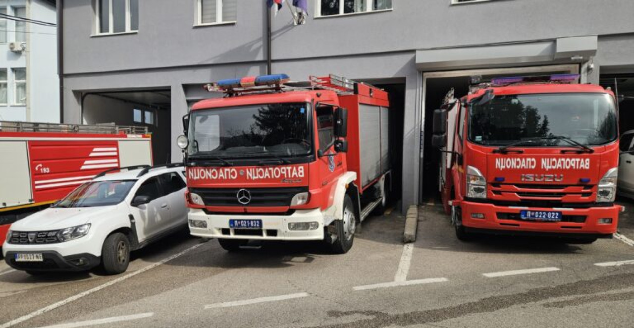 ZAPALIO SE STAN NA 22. SPRATU! Veliki požar u Beogradu