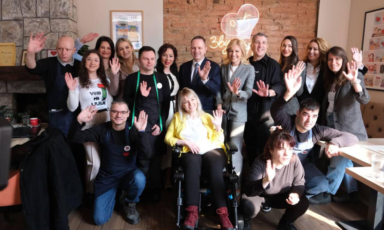 ER SRBIJA I ORGANIZACIJA DEČJE SRCE POTPISALE SPORAZUM O SARADNJI: Uniforme dobijaju novu svrhu (FOTO)