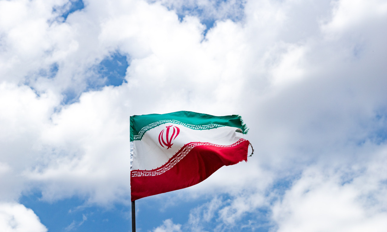 IRAN LANSIRAO SUPERTEŠKU RAKETU HORAMŠAHR‑4 PREMA IZRAELU Katastrofa na pomolu, pakao za Amerikance!