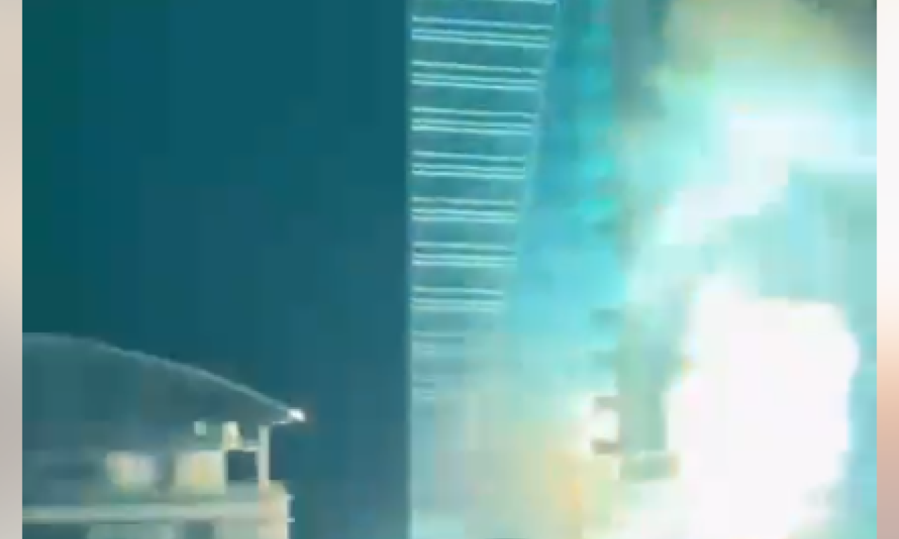 IRAN POGODIO KULU U DUBAIJU! Eksplozija i dim se nadvili nad gradom (VIDEO)