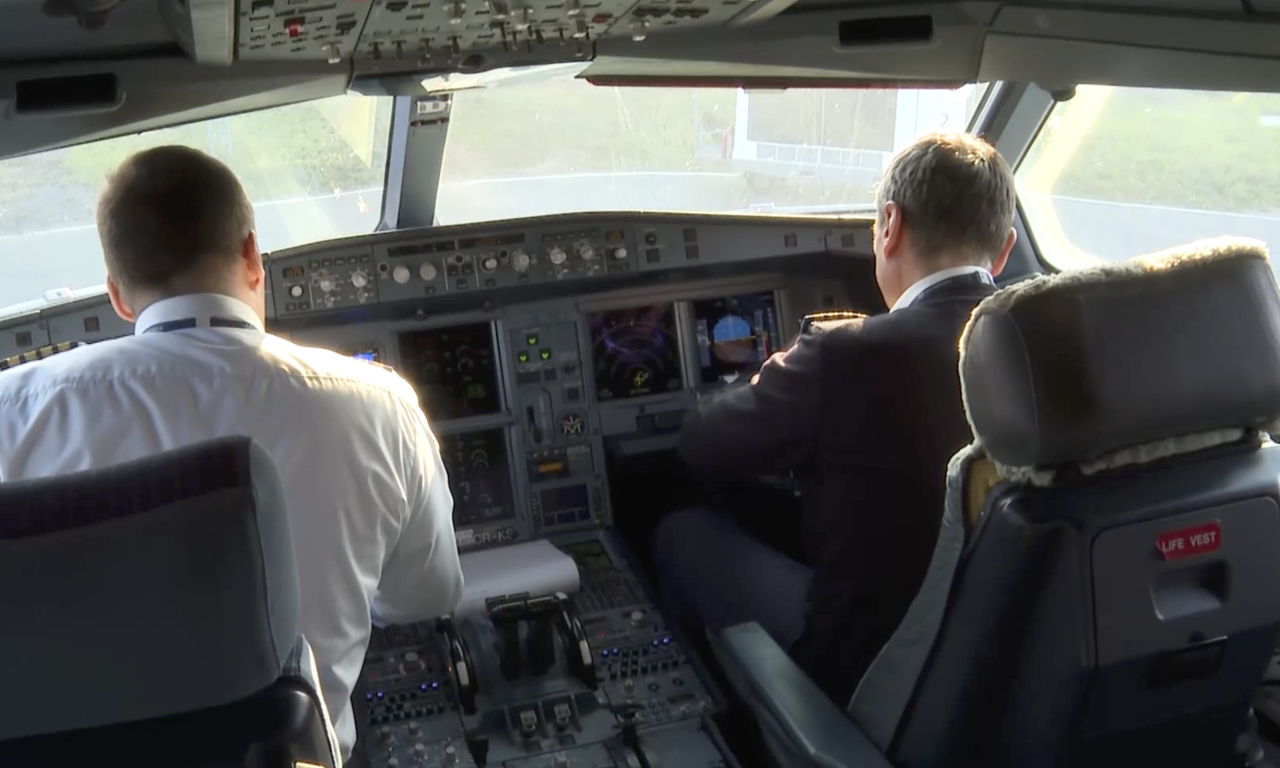 AIRBUS A330 KRENUO PO NAŠE DRŽAVLJANE Avion iz Dubaija vraća 262 putnika i 14 beba, oglasili se piloti pre poletanja iz UAE i poručili sledeće