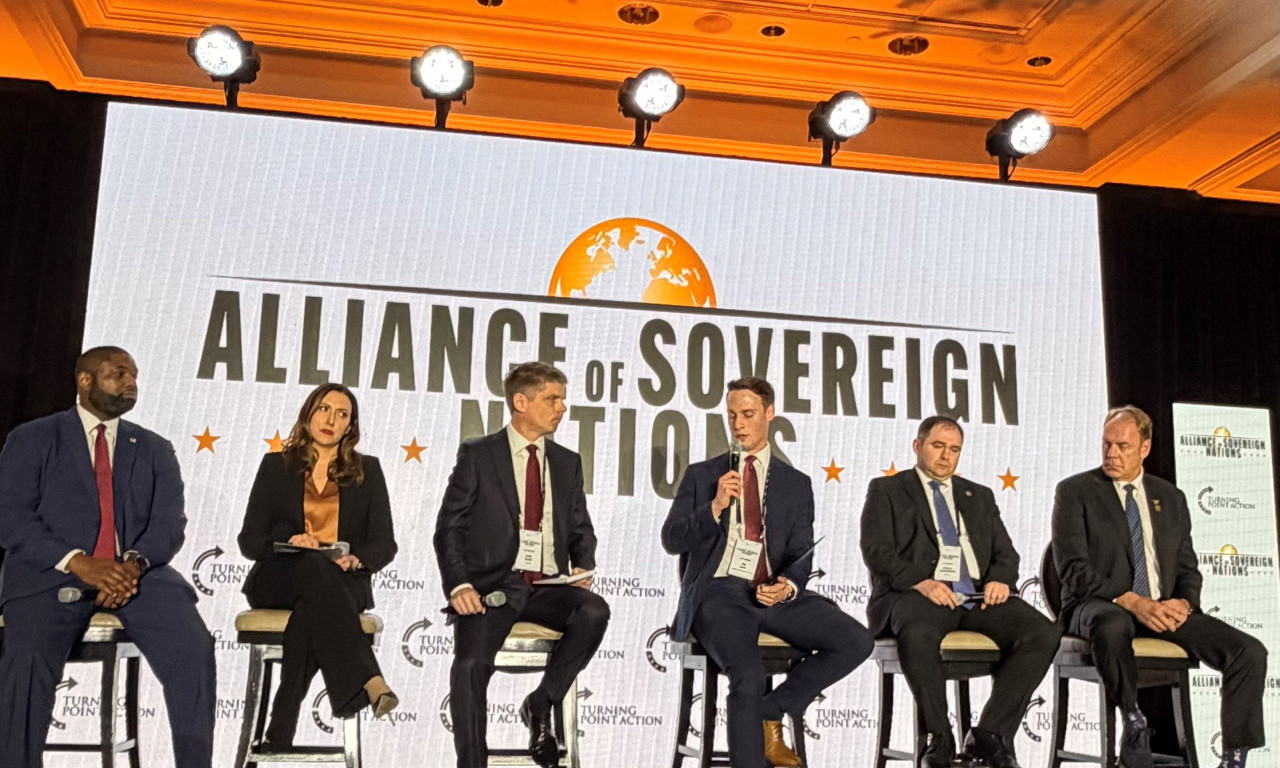 GUJON U VAŠINGTONU: Srbija čuva svoju kulturu, tradiciju i duhovni identitet